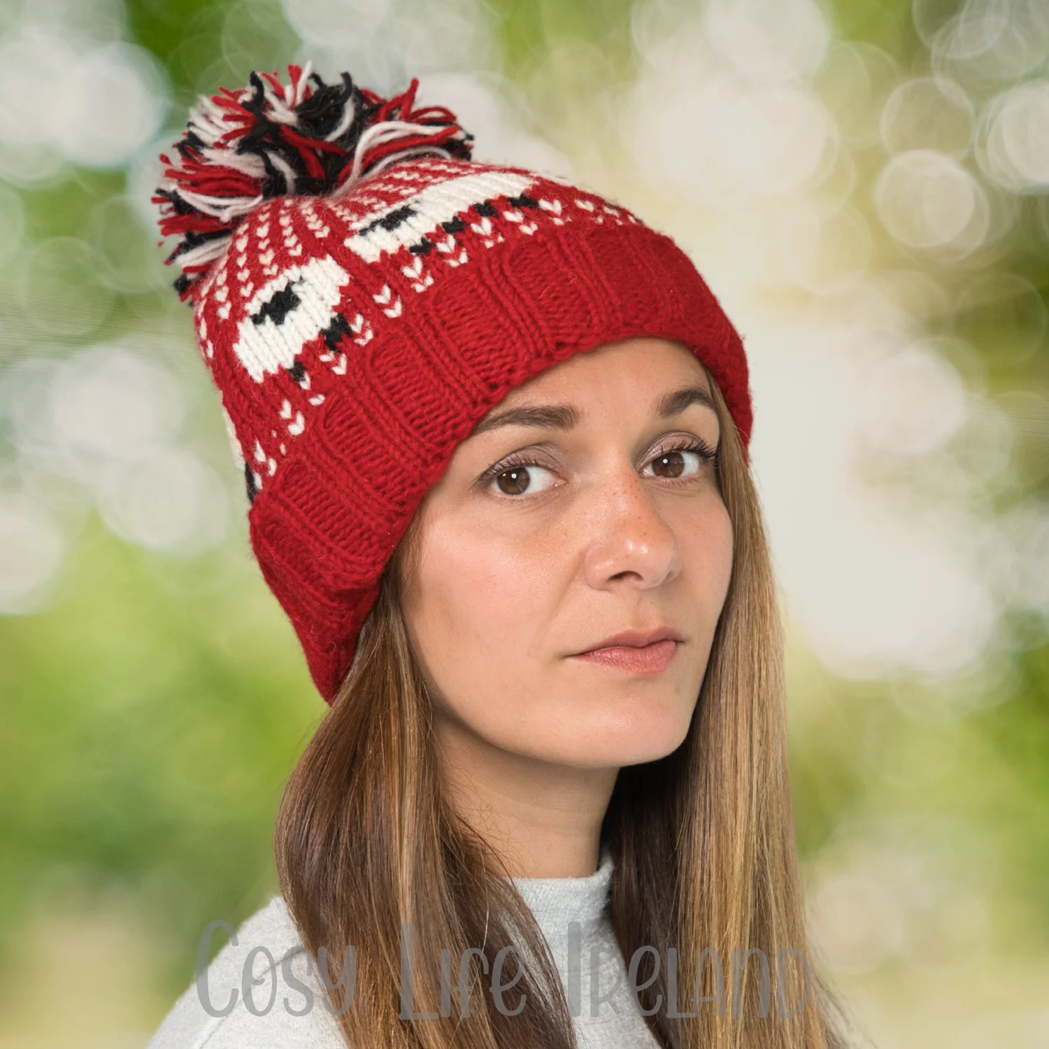 Hand Knitted Roll Back Winter Hat 100% Wool Bobble Beanie With Sheep Red RC22