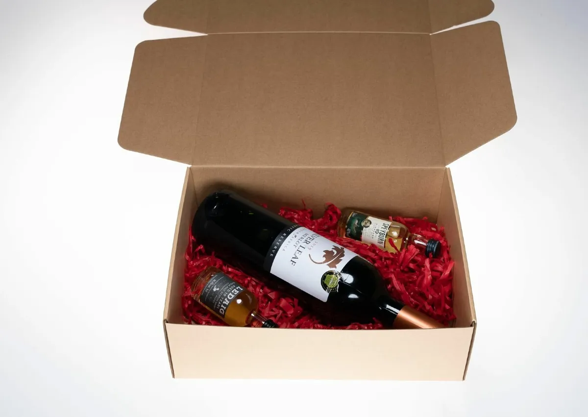 Christmas Gift Box Packaging Wholesale Ireland, ideal for retail product presentations, beauty products, candles, hampers - Image 4
