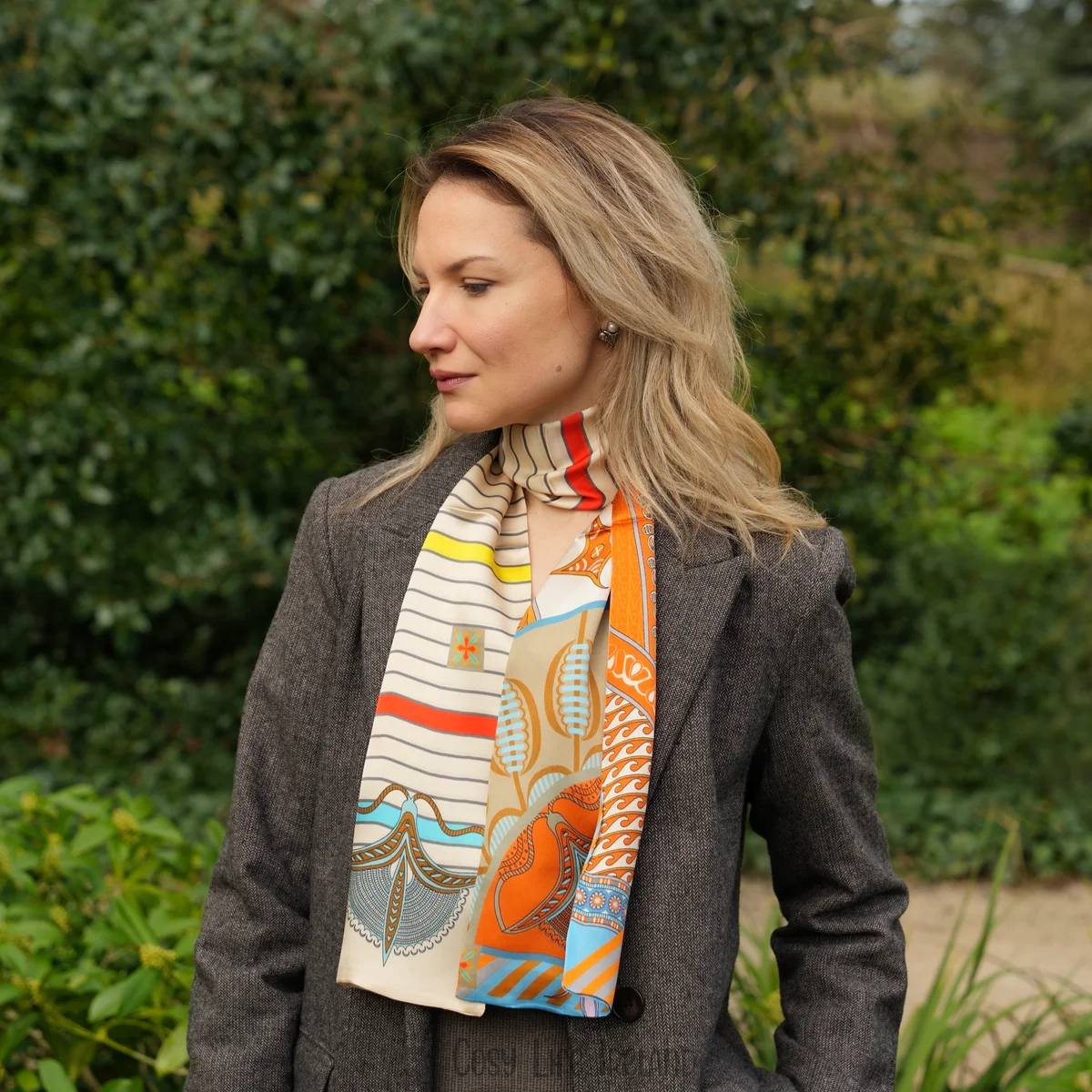 100% Mulberry Silk Scarf Versatile Double-sided Long Scarf Abstract Pattern Design ZSCJ49 - Image 3