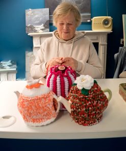 Hand Knit 100% Wool Plain Cream Tea Cosy TC2601C - Image 4