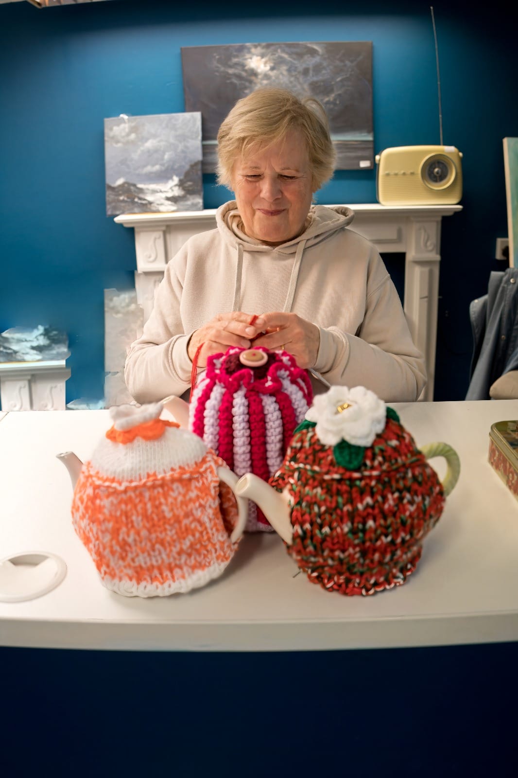 Hand Knit 100% Wool Plain Cream Tea Cosy TC2601C - Image 4
